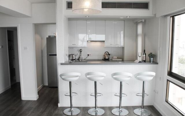 Lazuli Beachfront Apartment 254