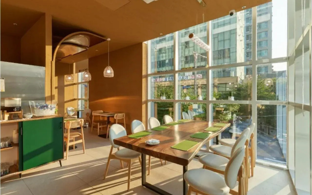 Travelodge Suites Busan Centum