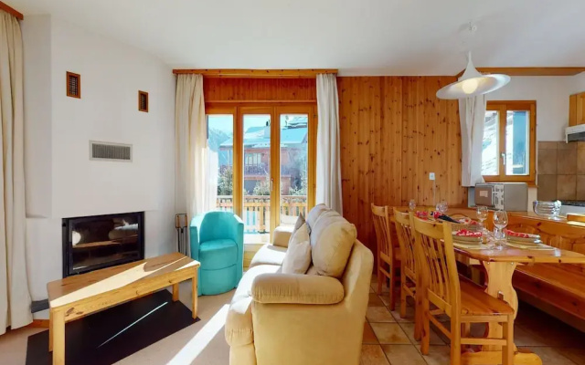 Stunning Apartment With Valley and Mountains