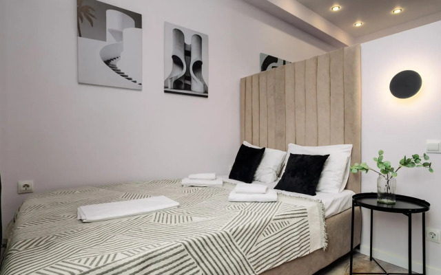 Sea of apartments on Flower Street