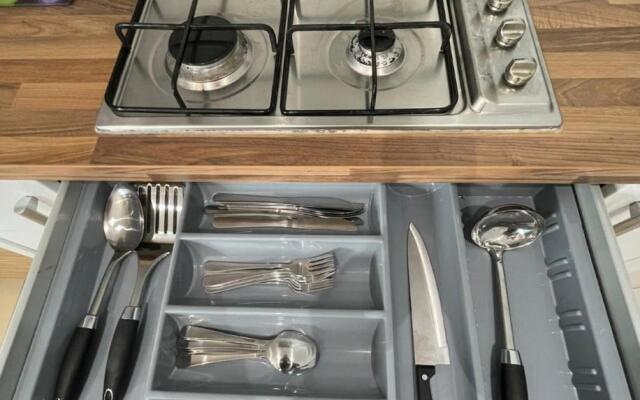 Holiday Home In Cardiff, Sleeps 8