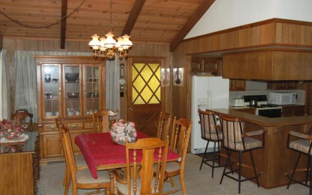 RedAwning Cabin #88 Hastings Hideway #2