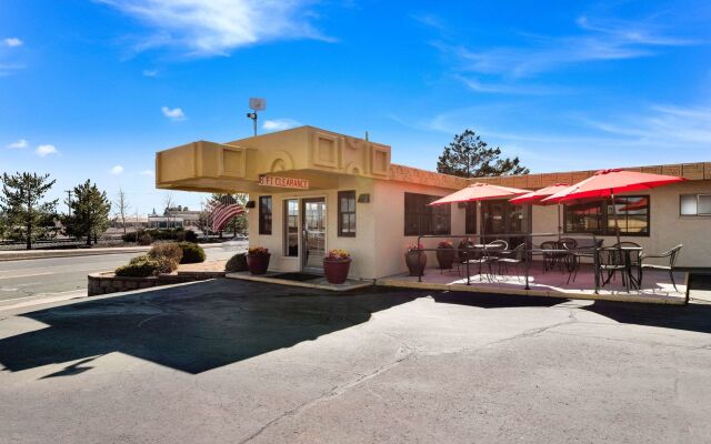 Kings House Motor Hotel