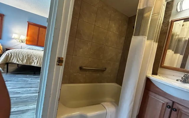 OYO Travelers Inn