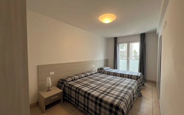 Seaside Flat With Spacious Balcony