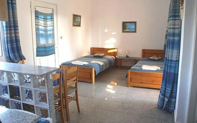 Nicolas Apartments