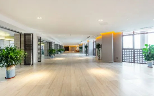 Qihe Peacock King Hot Spring Hotel