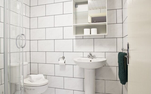 Short Stay Bristol - Mina A Apartment