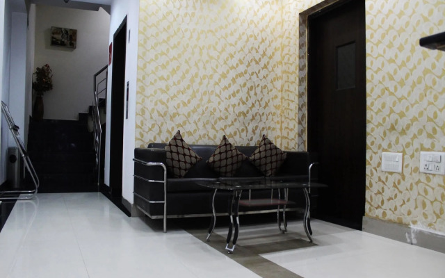 Oyo Rooms 10174-1 Gurudwara Road