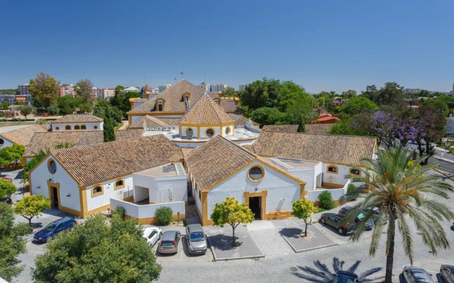 Real Escuela Home Surthy Apartments