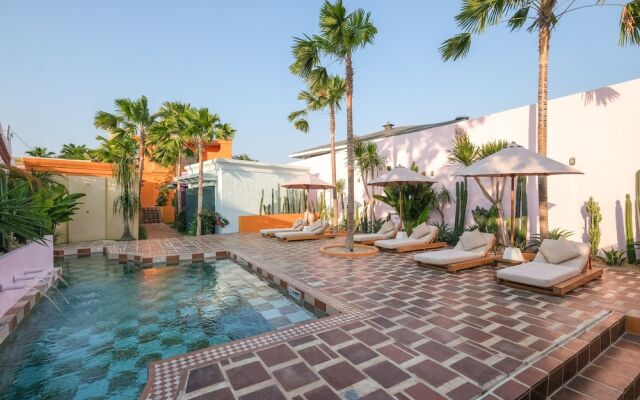 El Barrio Boutique Hotel & Bar