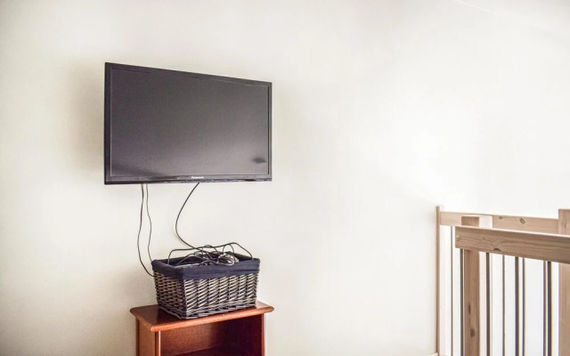 Nice Home in Etne With 5 Bedrooms and Wifi