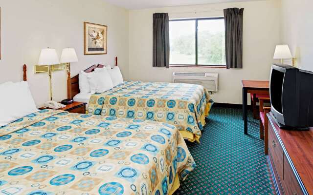 Super 8 by Wyndham Omaha Eppley Airport/Carter Lake