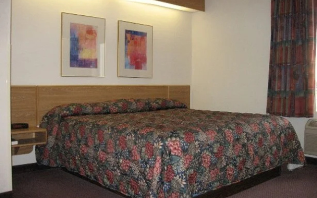 Motel 6 Markle