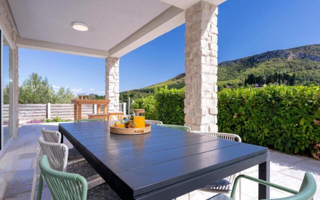 Villa Anouk