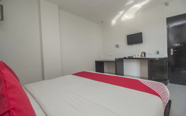 OYO 28171 Kava Suites