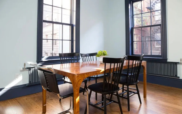 Stunning Back Bay Suites by Sonder