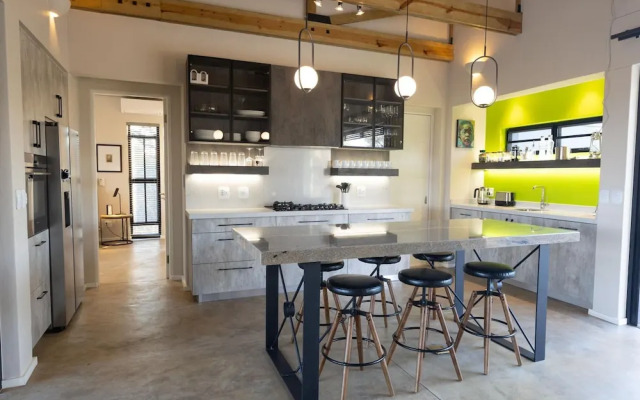 Villa in Hoedspruit With Hot Tub