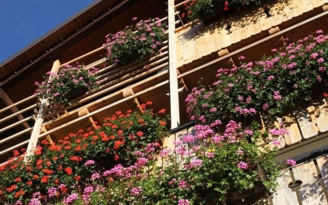 Albergo Centrale Forni