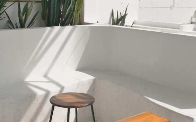 Hero Hostel & Billiards