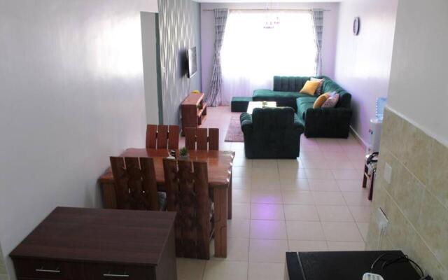 Lovely Emerald Green 3-Bedroom Apartment