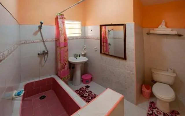 Pedro Zerquera Street Rooms