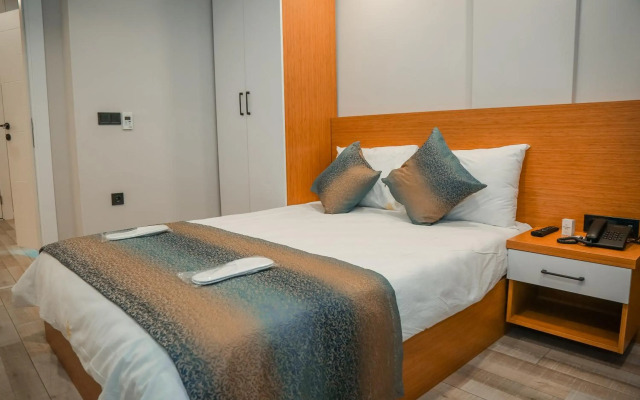 White Golden Suite Hotel