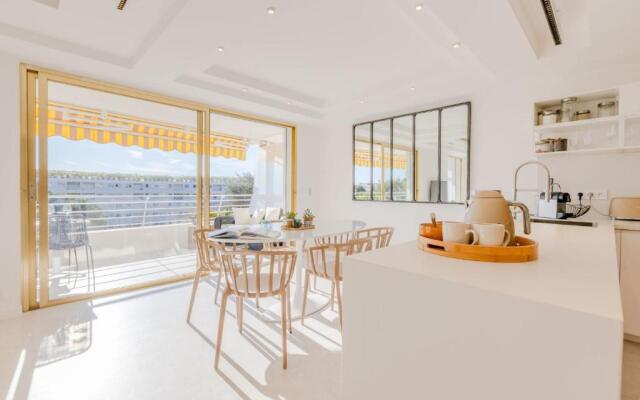 SERRENDY Splendid 3-bedroom apartment within an upscale