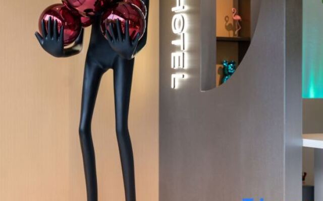 Sushi Light Luxury Hotel (Shanghai Xinzhuang Business District)