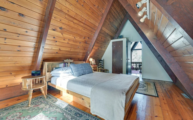 Walk to Ski Lift! Charming Hunter A-frame