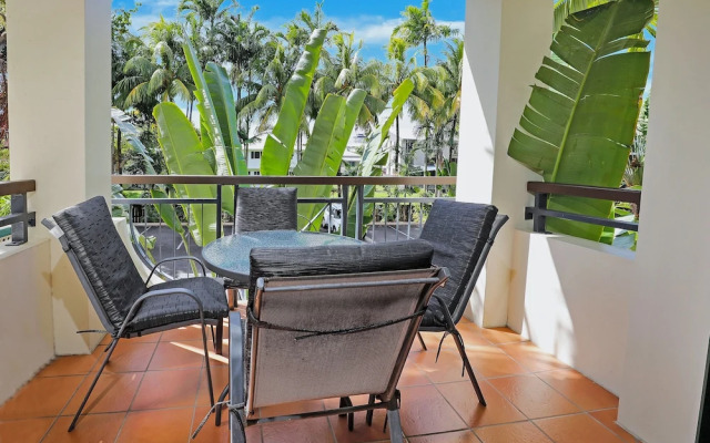 Unique Tropic Escape 111