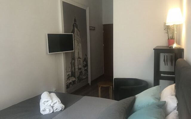 Krakow Apartments & Rooms