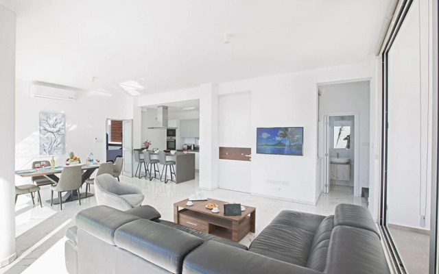 Villa Nina AQ Ol18