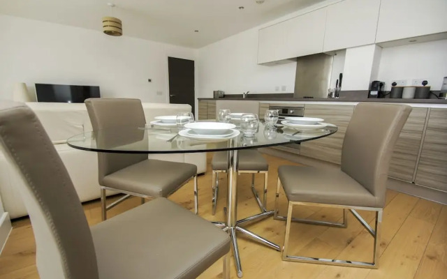 Orion Marina Sea View Parking by Brighton Holiday Lets