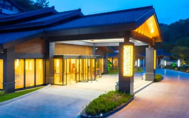 Xinchang Big Buddha Temple Fanyin Hotel