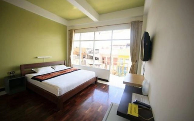New iHouse Hotel - Hostel