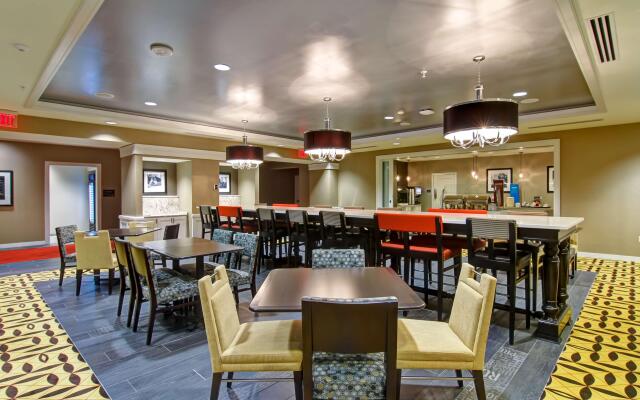 Hampton Inn & Suites Cincinnati-Downtown