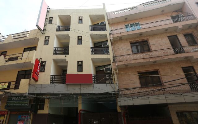 OYO 7578 Hotel Luck Residency