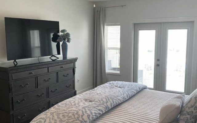 Pavilion Palms 103b