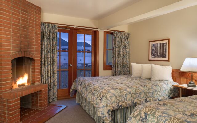 Canadian Princess Lodge & Marina