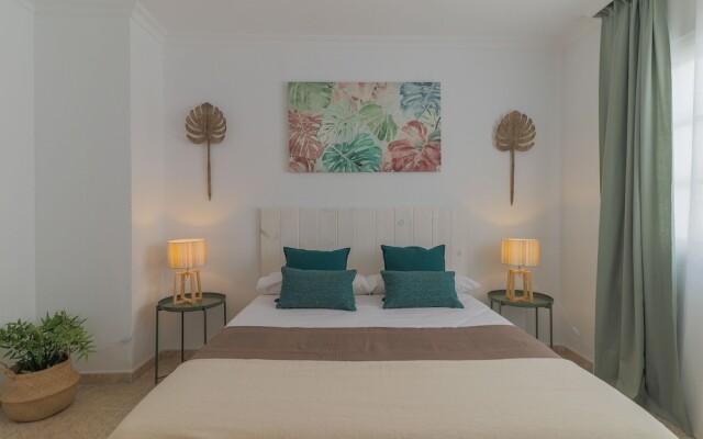 Sunny Terrace Apartment, Old Town Views