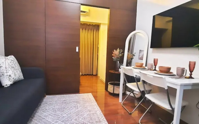Air Residences-Contemporary Scandi w/Skyline view