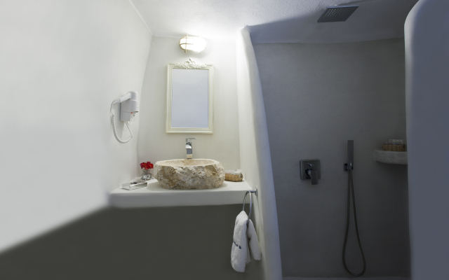 Alexander's Suites