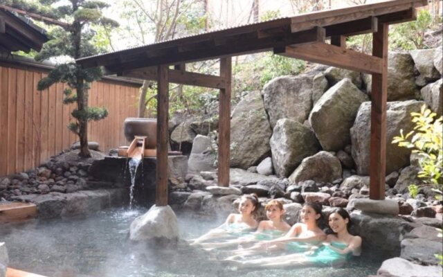 Yufuin Bessou Shikisai Hotel