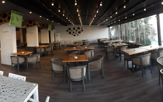 Diapolis Hotel