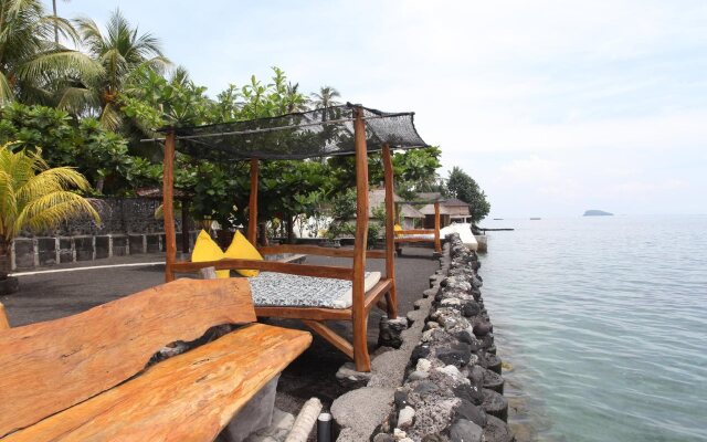 Crystal Beach Bali Hotel