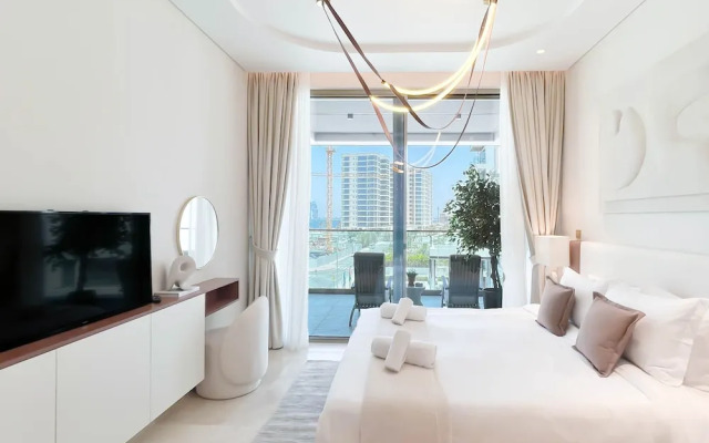 Luxury Beachfront 1BR on Palm Jumeirah & Balcony