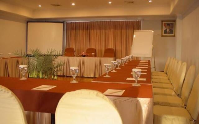 Weta International Hotel Surabaya