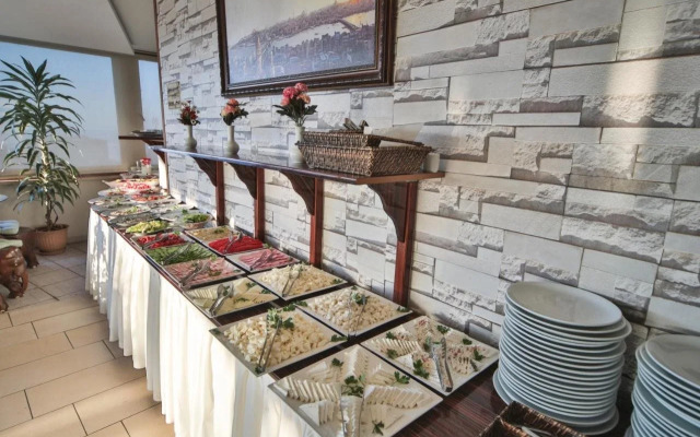 Artefes Hotel Old City