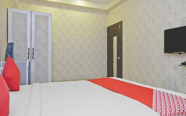 Hotel Shades Of Royal